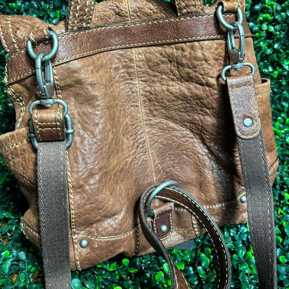 FOSSIL BROWN LEATHER IT CAN BE USED AS SHOULDER/BACKPACK - Picture 16 of 16
